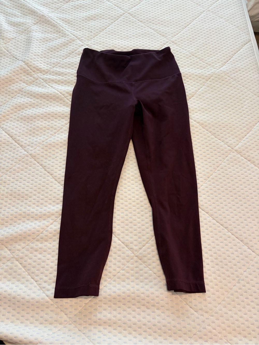 Yogalicious yoga pants. 3/4 length